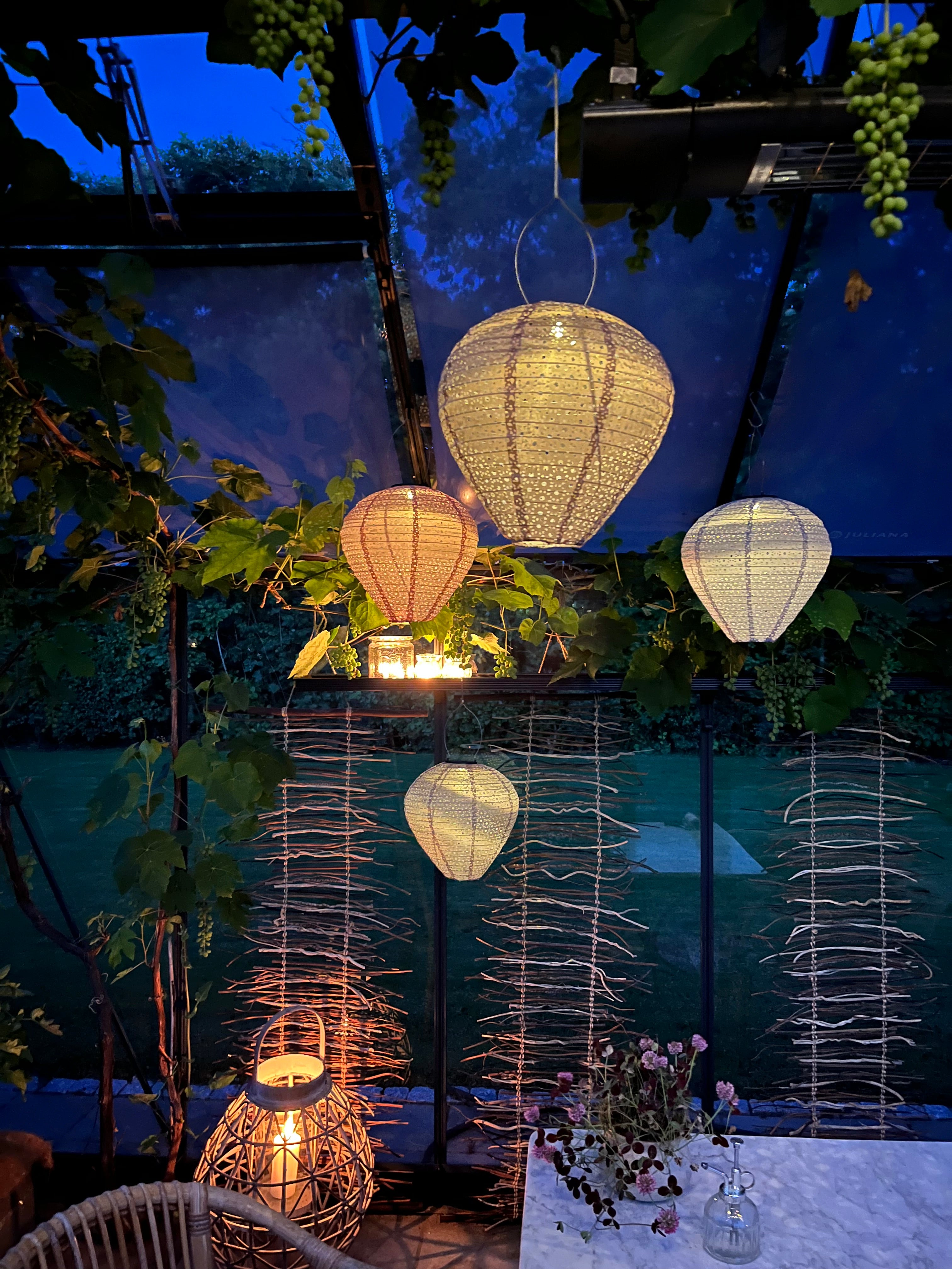 Solcellslampor av rispapper i 4 färger