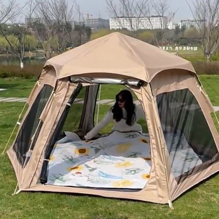 Robust tält med många fönster och skydd vid utgången - 2 storlekar