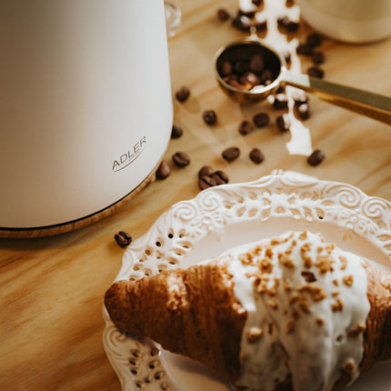 Elkedel 1,7 L i metal med STRIX Sikkerhedssystem