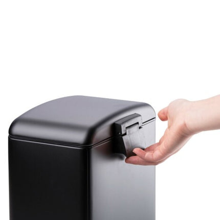 Dirt Devil pedalbehållare med mjukstängning - Finns i 6, 12 och 30 liter (svart)