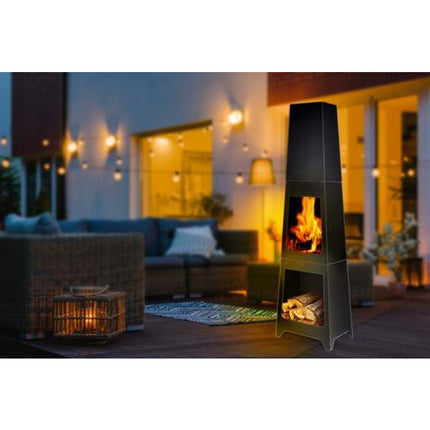 Pejs i Sort Metal med Skorsten – Skab Hygge og Varme i Haven