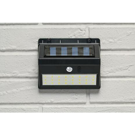 GRUNDIG solcellsvägglampa för utomhusbruk – energibesparande och automatisk på/av