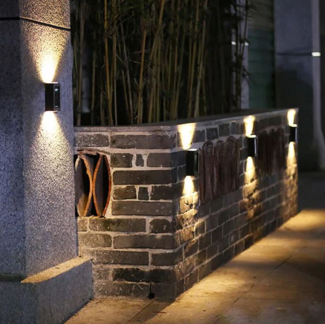 Solcellelamper til haven – Udendørs LED Solar lamper i stilrent design