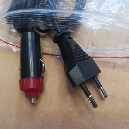 8L minikylskåp – perfekt för drycker och hudvård