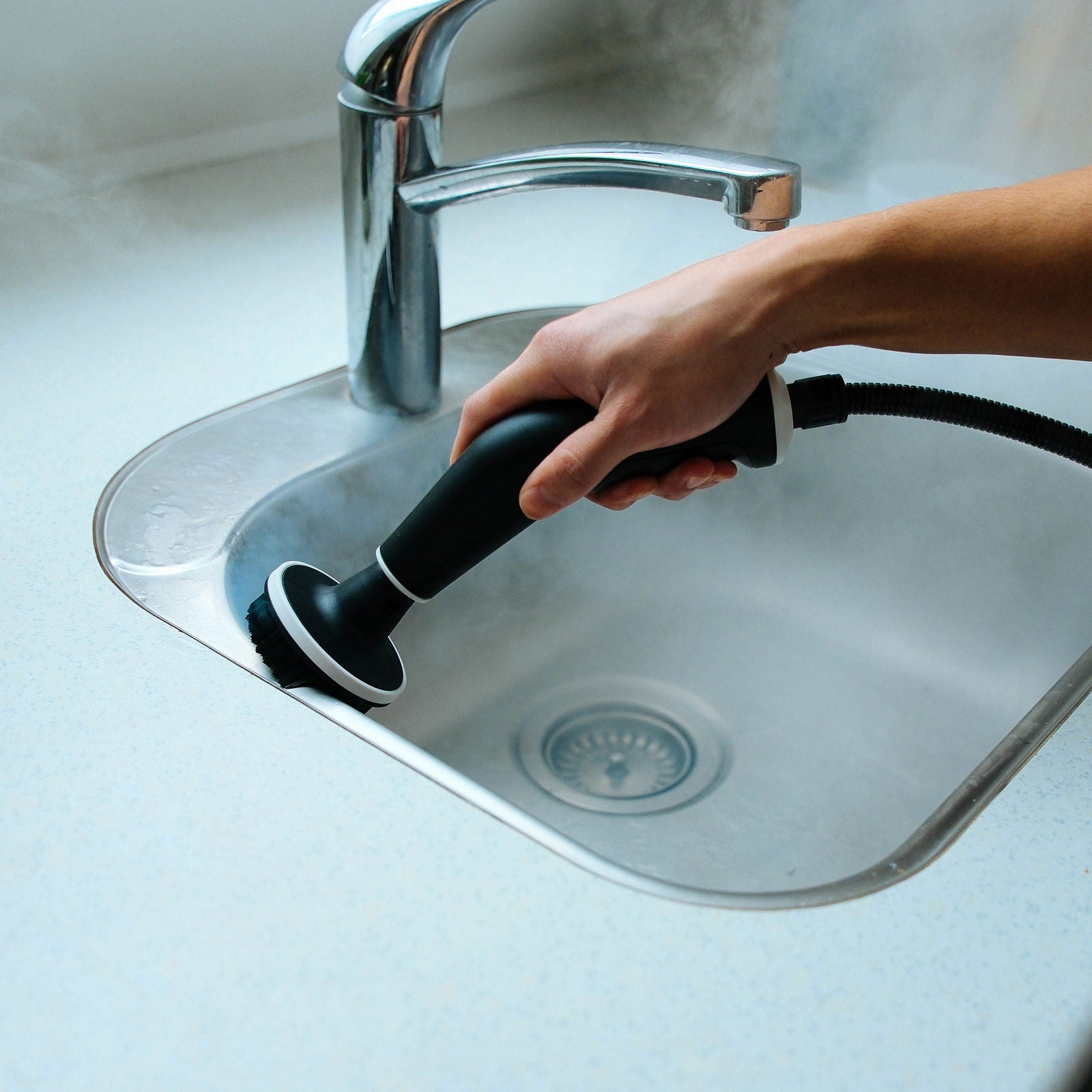 SteamCleaner – Kraftig damprenser 2500W med 4 Bar tryk og 9 tilbehørsdele (Kopi)