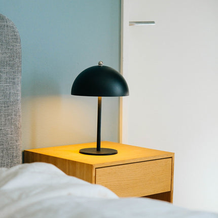 Touch Bordlampe – Trådløs LED Bordlampe med Dæmper i Sort eller Creme