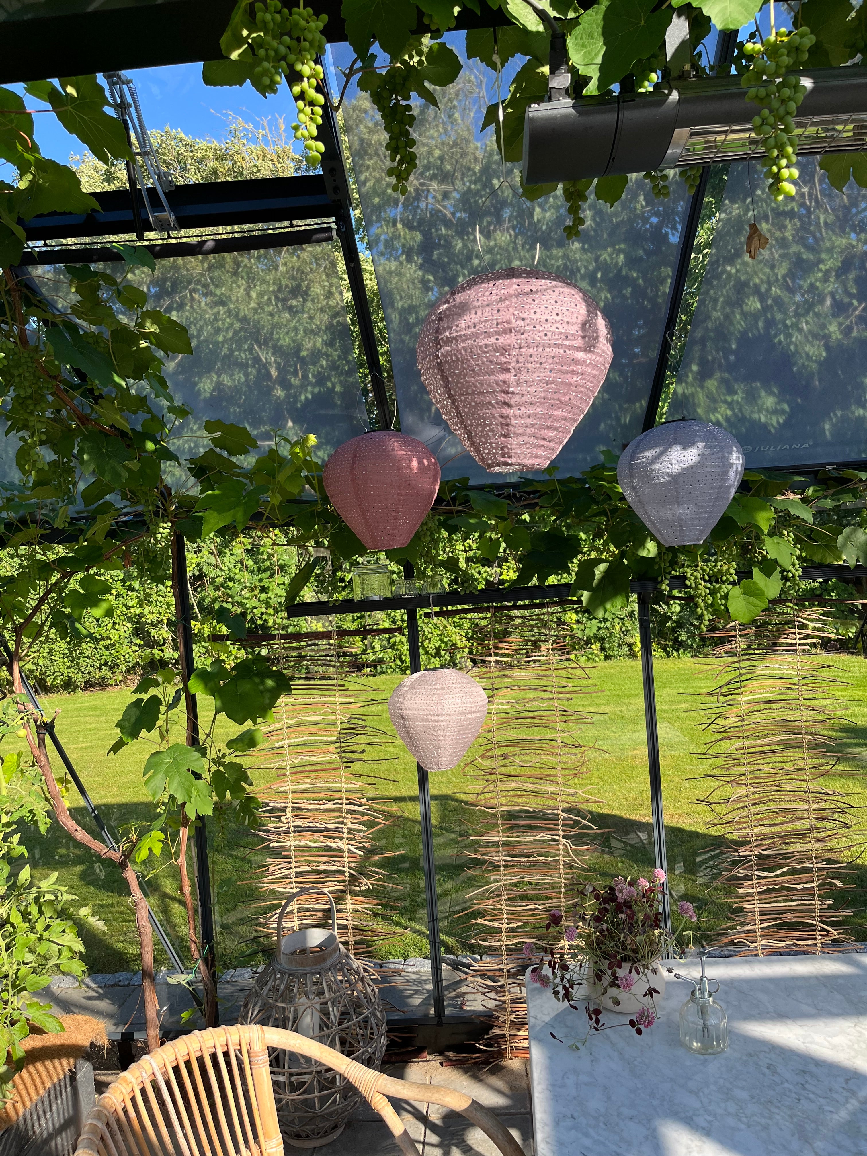 Solcellslampor av rispapper i 4 färger