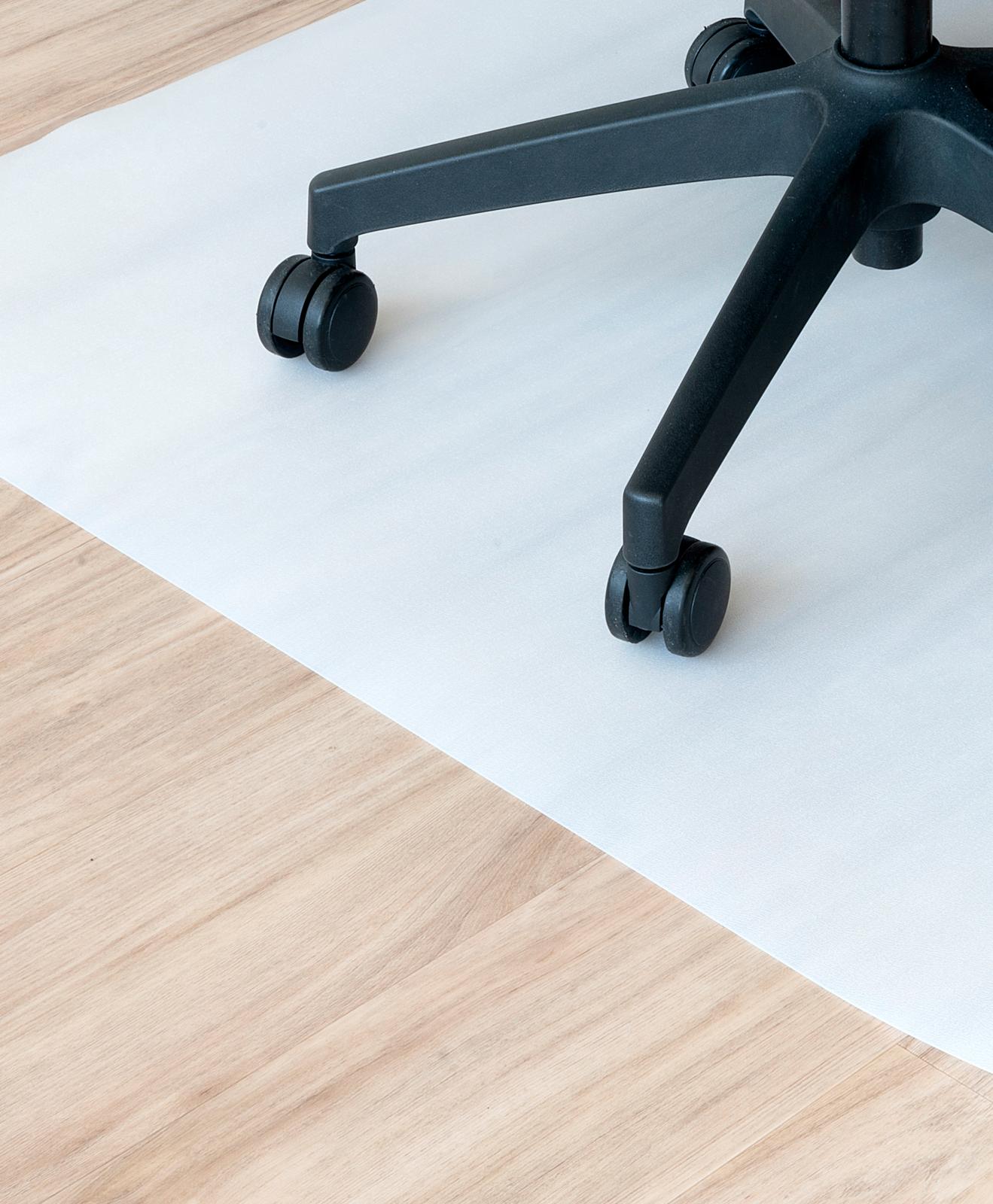 Stoleunderlag fra BLACK+DECKER – 90 x 90 cm