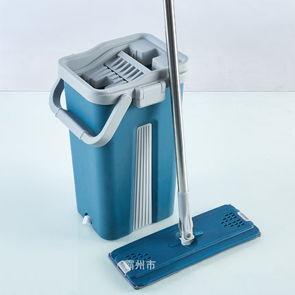 Moppset med klämfunktion i hinken