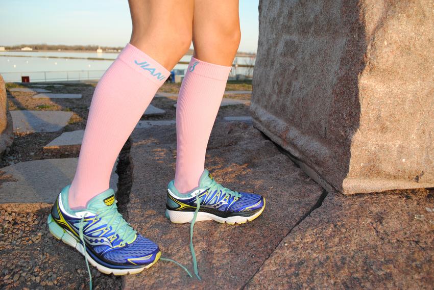 Kompressionsstrømper fra sportsmærket Jiani - Knæstrømpe Dame