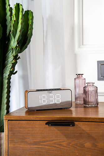 Kopparfärgad radio med väckarklocka, Bluetooth och FM-radio