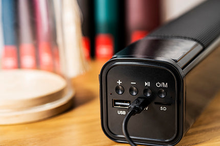 Multifunktionel Bluetooth Soundbar med Ur og Alarm