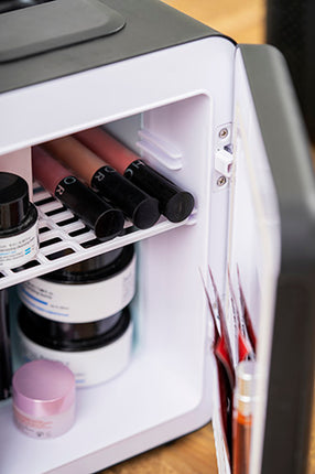 Kompakt Mini Køleskab med 4L Kapacitet - Perfekt til Hjem og Bil