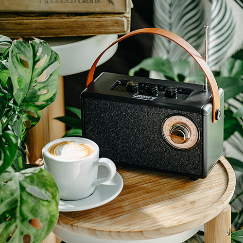 Svart FM-radio med Bluetooth