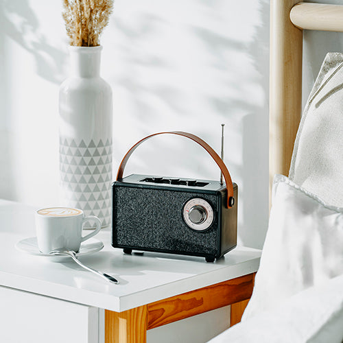 Svart FM-radio med Bluetooth