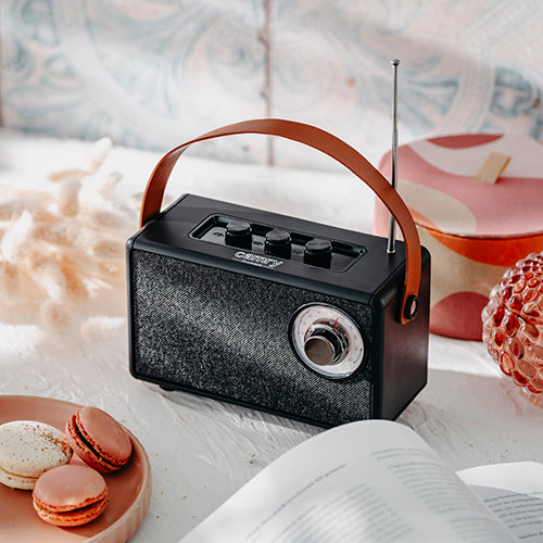 Svart FM-radio med Bluetooth