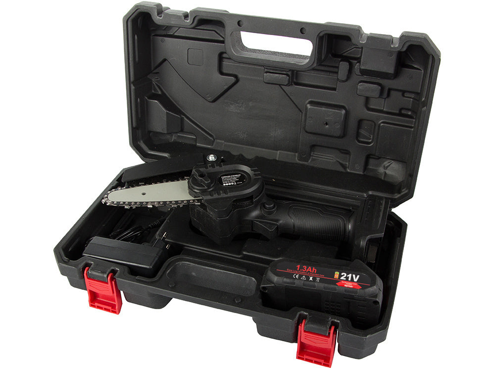 Liten sladdlös motorsåg – perfekt för trädgården och gränden