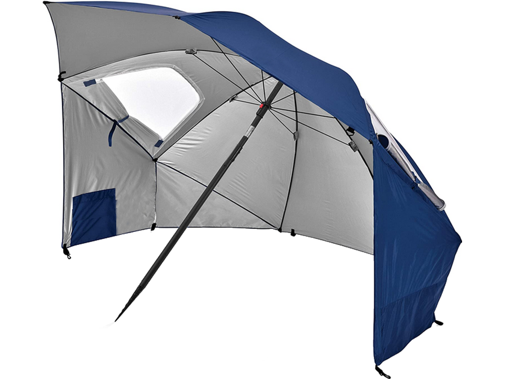 Strandparasol stor model, beskytter både mod sol og vind.