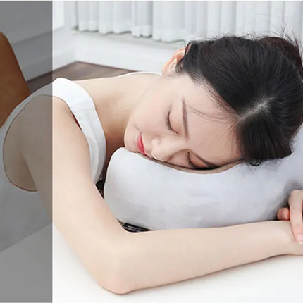 Blød nakkepude med Massage som bl.a kan bruges til rejsepude