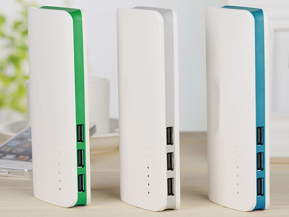 Powerbank 10 000 mAh med 3x USB, snabbladdning och LED-lampa