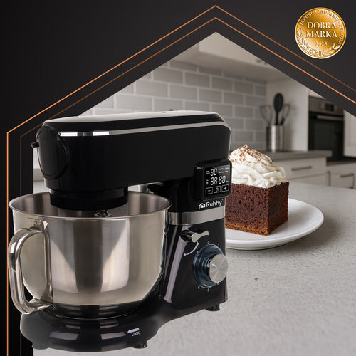 Matberedare med mixer och uppvärmd skål