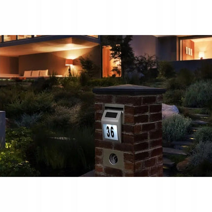 Husnummer med solcelle belysning