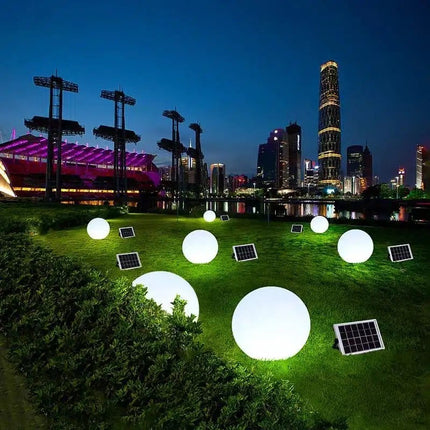 LED-kullampa, 50 cm diameter, laddningsbar via solpanel - Lyser i flera färger RGB 
