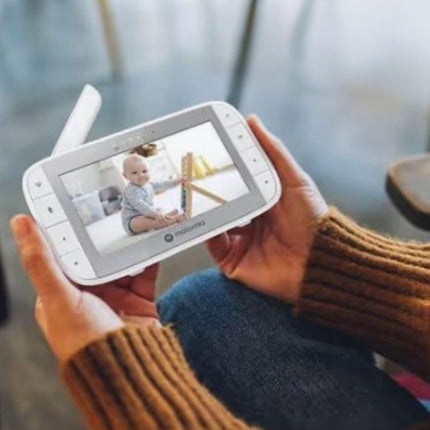 Motorola VM55 Video Babyalarm med Kamera og 5" Skærm