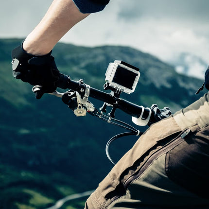 Grundig Actionkamera med Vandtæt Etui – Perfekt til Eventyr og Undervandsoptagelser