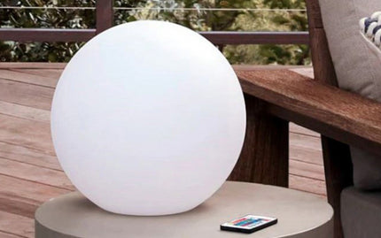 Genopladelig LED-kuglelampe - We Do Better